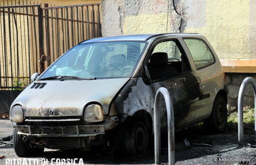 incendie voiture feu quartier corse