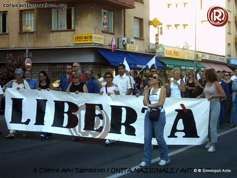 ManifAjaccioSolutioPolitique10072004corse (26)